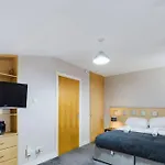 Stunning 2Br Apt In City Centre