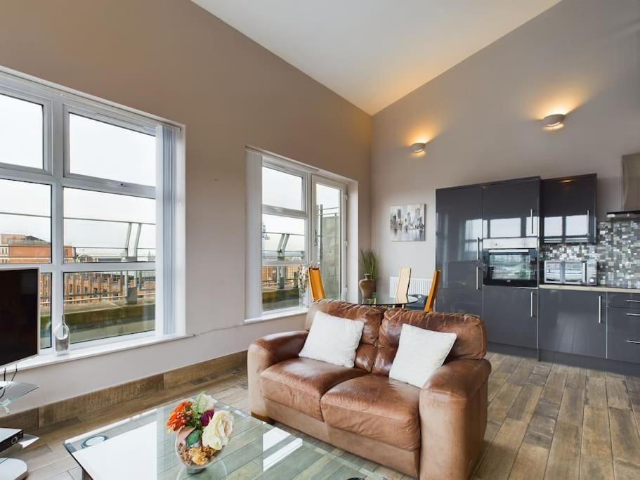 Stunning 2br Apt In City Centre Belfast